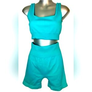 Work out set. Crop tank 5” shorts. Size Large. Teal. EUC